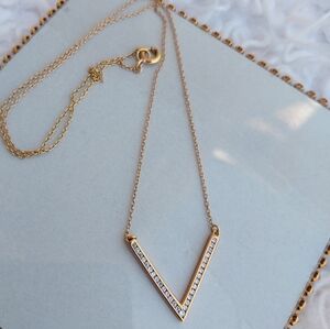925 Diamond V Necklace
